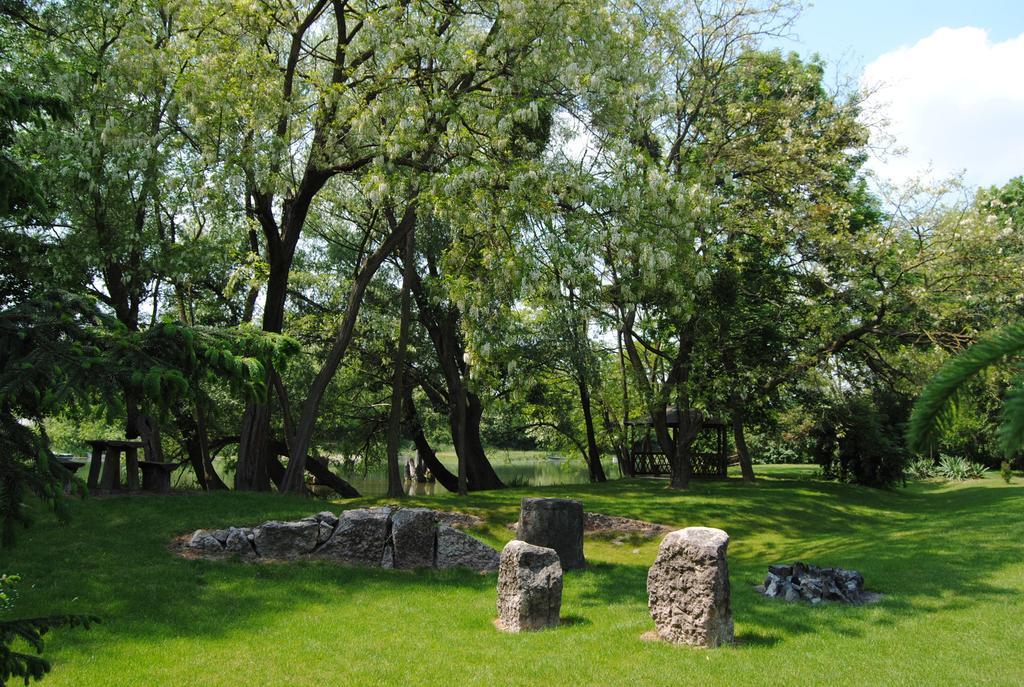 Villa Hedi Panzió Dunakiliti Esterno foto