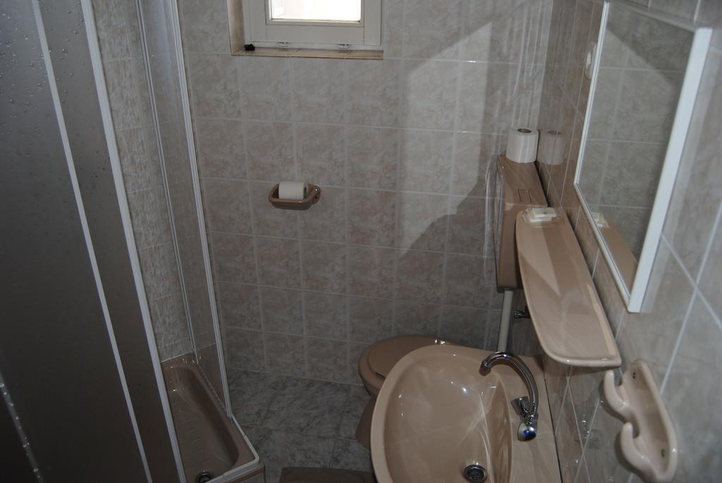 Villa Hedi Panzió Dunakiliti Camera foto