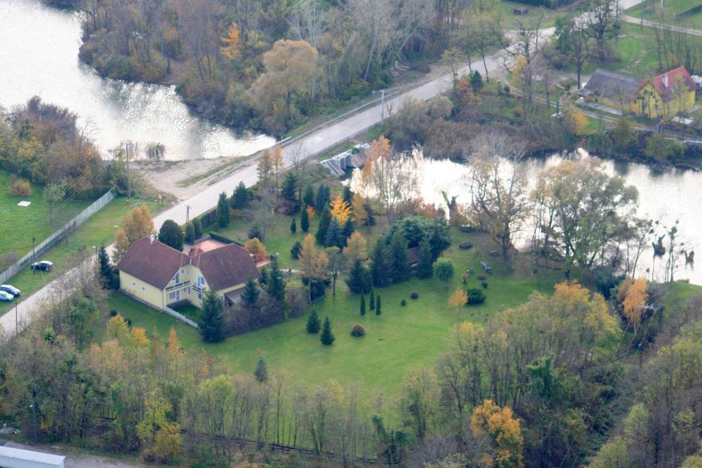 Villa Hedi Panzió Dunakiliti Esterno foto