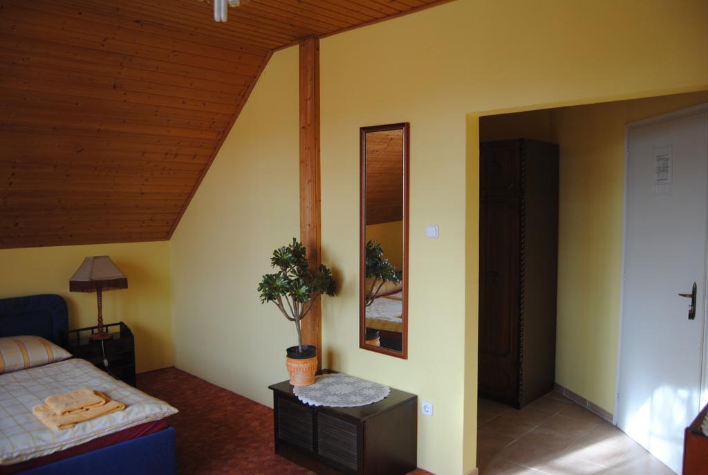 Villa Hedi Panzió Dunakiliti Esterno foto