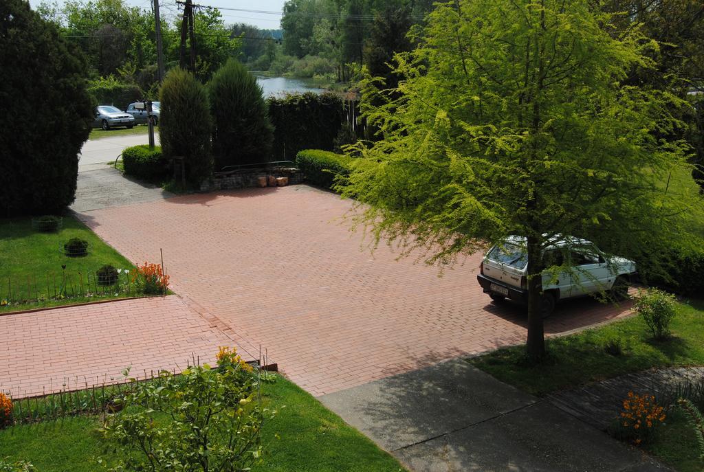 Villa Hedi Panzió Dunakiliti Esterno foto