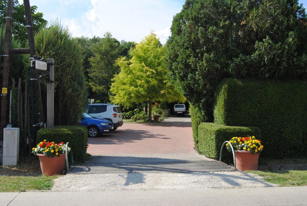 Villa Hedi Panzió Dunakiliti Esterno foto